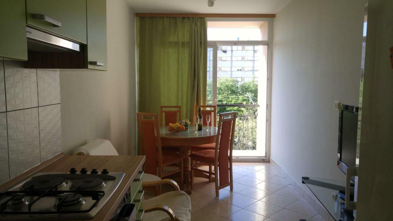 Two Bedroom Apartment Near Beach And Center Split Exteriér fotografie